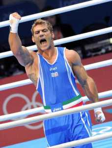 WCENTER 0XMIBARIOE                Clemente Russo of Italy celebrates after beating Teymur Mammadov of Azerbaijan in the Men's Heavy (91kg) Semifinal for the London 2012 Olympic Games Boxing competition in London, Great Britain, 10 August 2012.   ANSA/ETTORE FERRARI